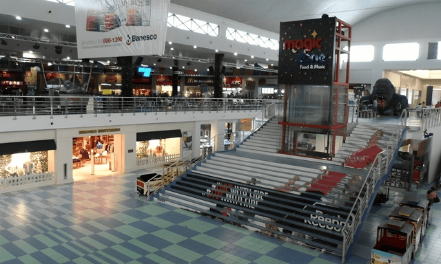  Es un centro comercial con más de 700 locales y 100 restaurantes. Foto: CDN<br>    