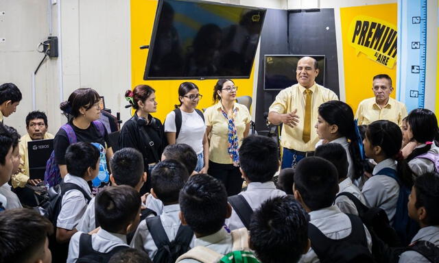 Maestro peruano incluye la inteligencia artificial y el streaming como metodología educativa. Maestro peruano incluye la inteligencia artificial y el streaming como metodología educativa.