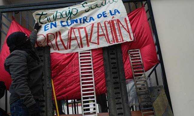  Estudiantes sanmarquinos toman instalaciones de la universidad tras anuncios de privatización. Foto: Jhon Reyes/LR   