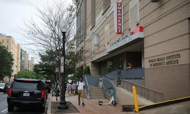 DHS vehicles seen outside George Washington University Hospital on June 17, 2025, after Secretary Kristi Noem was transported by ambulance due to an allergic reaction. Photo: AFP DHS vehicles seen outside George Washington University Hospital on June 17, 2025, after Secretary Kristi Noem was transported by ambulance due to an allergic reaction. Photo: AFP