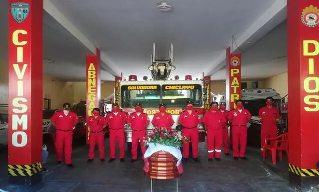 Homenaje a bomberos caídos