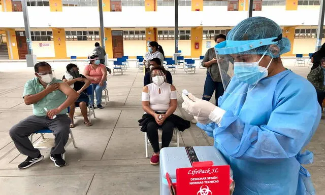 Vacunación a enfermeros