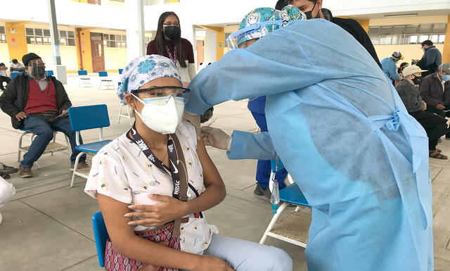 Enfermeros vacunados en Lambayeque.