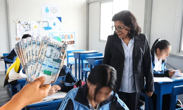 Los profesores de diversas instituciones recibirán un aumento de S/200 mensuales, elevando salarios en la primera escala a S/3.300, y en la octava a S/6.711. Foto: composición LR.   