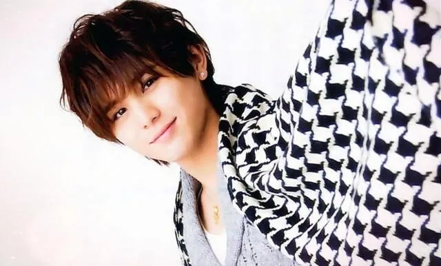 Ryōsuke Yamada es un idol, actor, cantante, compositor y modelo japonés, actualmente miembro del grupo masculino Hey! Say! JUMP.