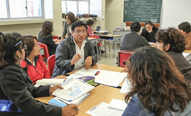  El Estado oficializa el Bono Docente de 380 soles. Foto: Andina    