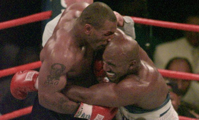 Por el ataque de Tyson, Holyfield tuvo que ser sometido a una cirugía de reconstrucción de su oreja derecha. (Foto: Chaco en línea)