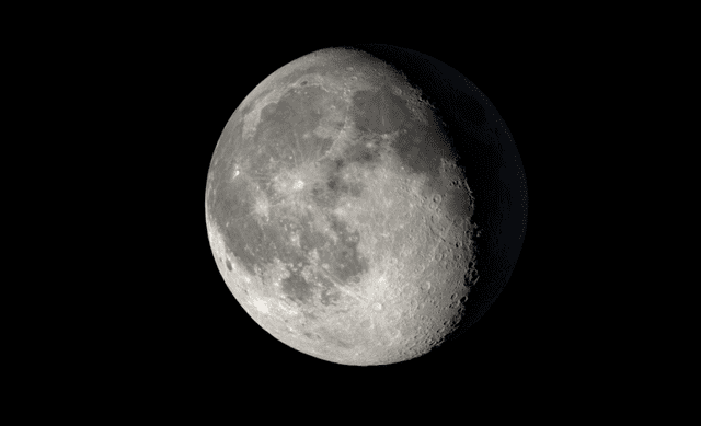 Durante su etapa de gibosa menguante, la Luna comienza su viaje de regreso hacia el Sol y sale cada vez más tarde. Foto: NASA   