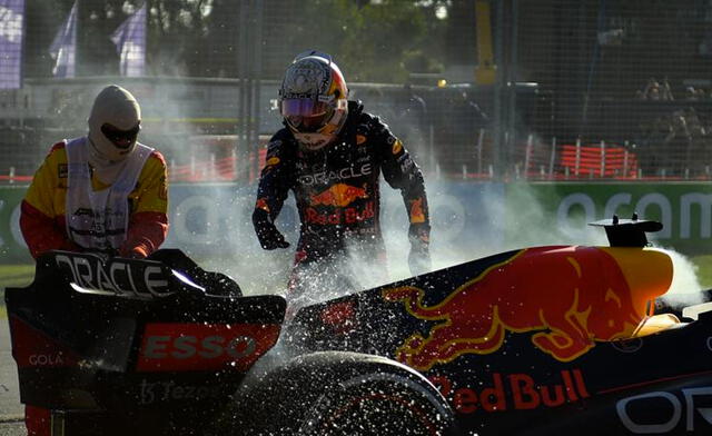 Red Bull le atribuye el problema a una fugo del combustible. Foto: EFE