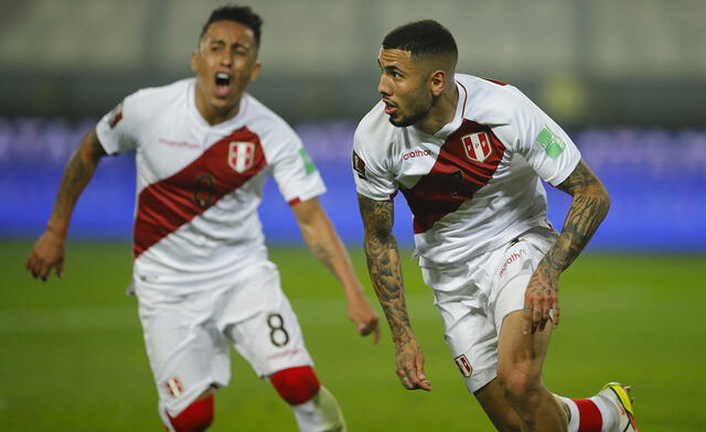 Perú derrotó 2-0 a Chile con goles de Christian Cueva y Sergio Peña. Foto: AFP