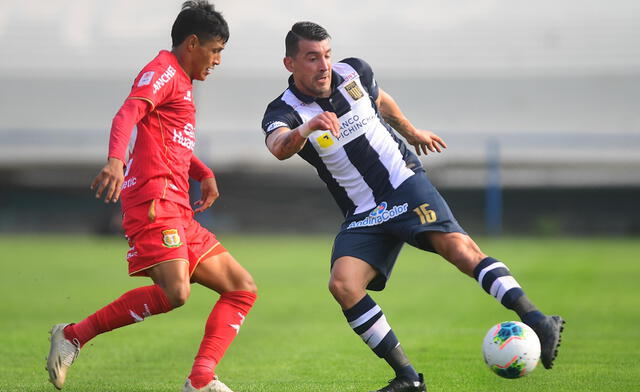 Édgar Benítez anotó su primer gol con la camiseta blanquiazul ante Sport Huancayo. Foto: twitter @LigaFutPro