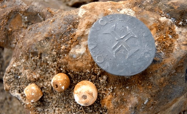  Monedas de plata también fueron encontradas en el desierto. Foto: National Geographic<br>    