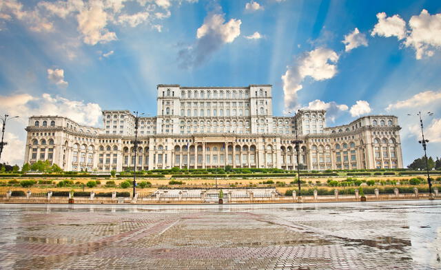  Palacio del Parlamento en Rumania. Foto: Expedia<br>    