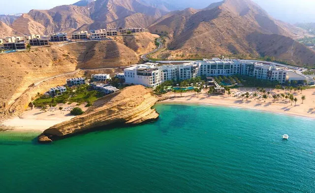 Omán ofrece a los turistas la oportunidad de explorar sus deslumbrantes paisajes naturales, que van desde impresionantes montañas hasta hermosas playas vírgenes. Foto: Tripadvisor   