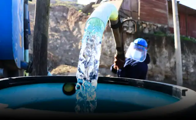 Peruanos no cuentan con servicio de agua las 24 horas del día. Foto: Hidrandina.   