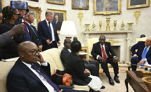 Ramaphosa dellegation were with him the entire meeting, including white-South Africans. Photo: AFP News Ramaphosa dellegation were with him the entire meeting, including white-South Africans. Photo: AFP News