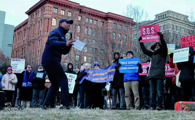  Across the country, there were a lot of protests against the layoffs on federal agencies and national departments. Photo: The Philadelphia Inquirer    