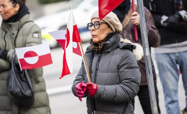 On March, Danish show their support to hold Greenland for Denmark waving the two nations flags when JD Vance was visiting the Eruopean country. Photo: AFP News On March, Danish show their support to hold Greenland for Denmark waving the two nations flags when JD Vance was visiting the Eruopean country. Photo: AFP News