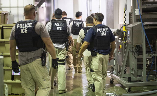 ICE is aming sanctuary cities, by increase the raids focusing on neighborhoods and workplaces. Photo: AFP News ICE is aming sanctuary cities, by increase the raids focusing on neighborhoods and workplaces. Photo: AFP News