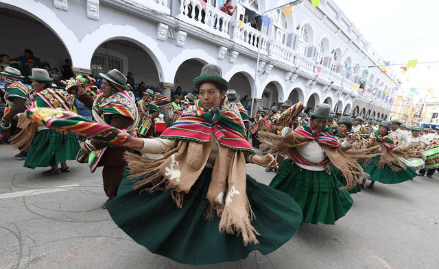 Así se celebra la Anata Andino en la ciudad de Oruro. Foto: Agencia Boliviana de Información.   