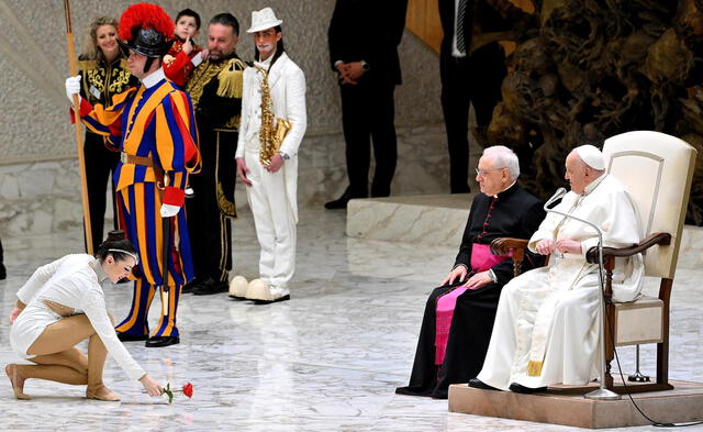 Francisco se dirigió a los fieles congregados en el Aula Pablo VI. Foto: EFE   