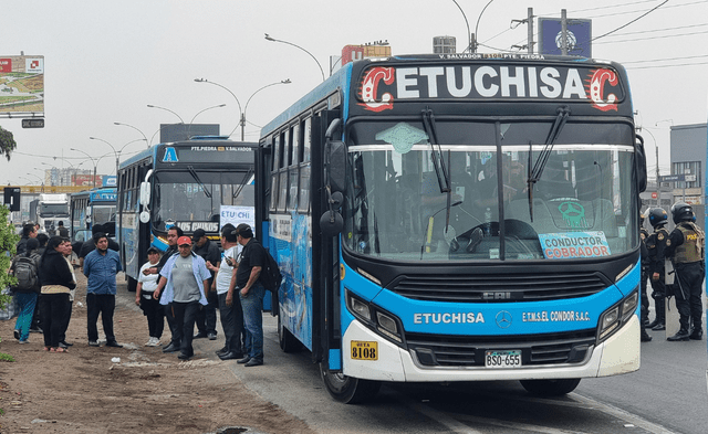 Empresas de transporte acatan paro por extorsiones. Foto: Kevinn García/La República Empresas de transporte acatan paro por extorsiones. Foto: Kevinn García/La República