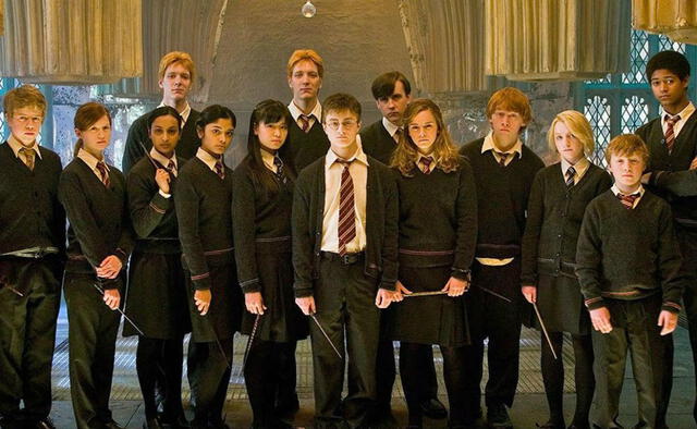 En la quinta película de Harry Potter, el protagonista crea El ejército de Dumbledore para combatir a Voldemort. Foto: Warner Bros.