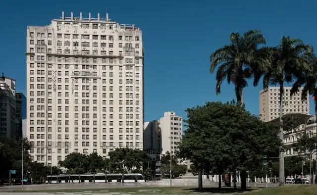 El primer rascacielos de Sudamérica fue inaugurado en 1929. Foto: El País El primer rascacielos de Sudamérica fue inaugurado en 1929. Foto: El País