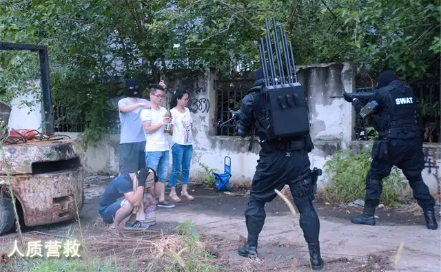 Imagen tomada en un ángulo más amplio con los mismos objetos de la fotografía viral. Foto: captura en Bokangtech.com