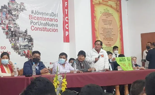 Evo Morales fue bien recibido en Arequipa por los simpatizantes de Perú Libre. Foto: URPI /Alexis Choque