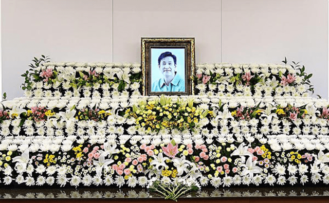  Altar fúnebre del actor Lee Sun Kyun. Foto: X/sunkyunarchive   