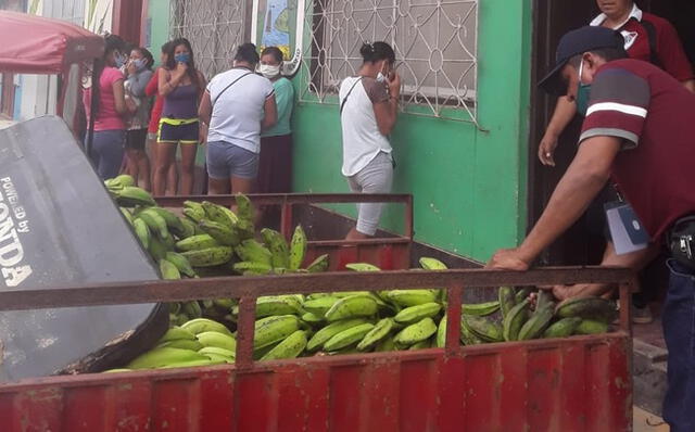 La comunidad Kukama entregó plátanos a la Municipalidad Provincial de Nauta para la población más vulnerable de la ciudad. Foto: Radio Ucamara.