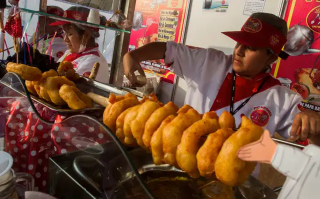 Los picarones suelen venderse en las calles de Lima. Foto: Mesa 24/7.<br><br> Los picarones suelen venderse en las calles de Lima. Foto: Mesa 24/7.<br><br>