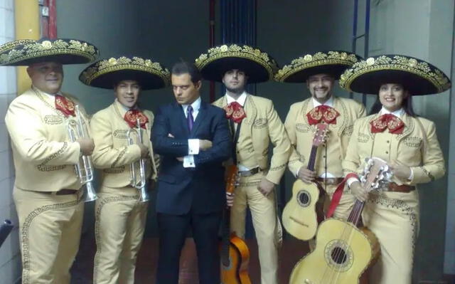  Guillermo Elías comenzó a imitar a Luis Miguel junto a un grupo de mariachis. Foto: Guillermo Elías Instagram<br><br>    