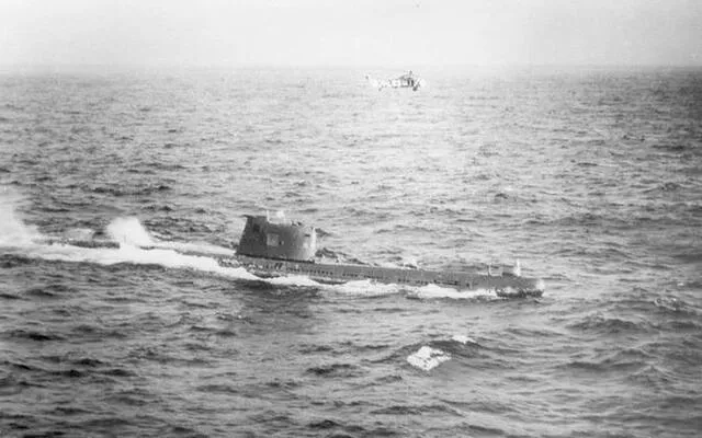 El submarino B-59, donde Vasili Arjípov y otros dos oficiales, estaba armado con misiles nucleares. Foto: nsarchive.