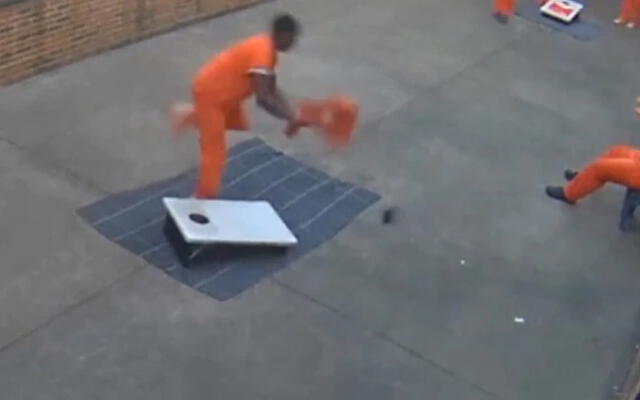 Un preso de la cárcel Euclid en Ohio (Estados Unidos) recibió drogas y un celular desde un drone. Foto: Captura de pantalla