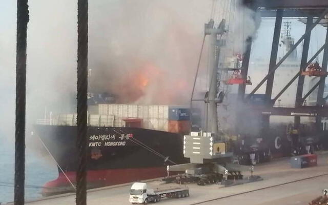 Explota y arde un contenedor el pleno puerto: hay 25 heridos [VIDEO]