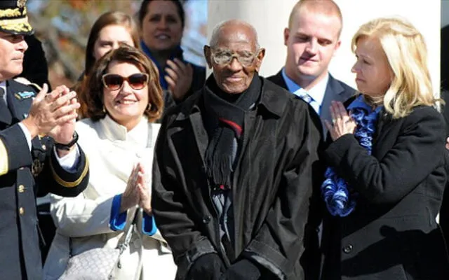 Muere a los 112 años el veterano estadounidense más anciano de la Segunda Guerra Mundial [FOTOS]