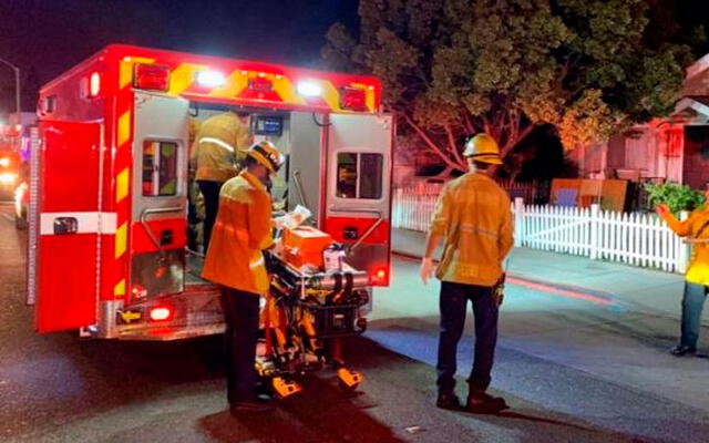 El tiroteo del martes por la noche ocasionó la muerte de tres personas. Foto: Bomberos de Long Beach.