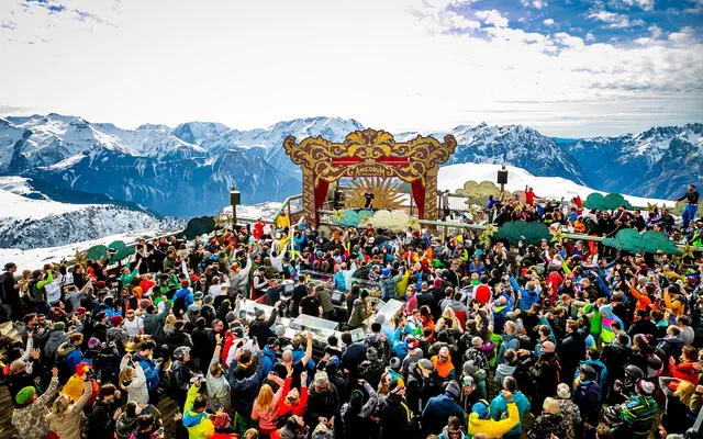 La edición de invierno de Tomorrowland mezcla la música con la nieve y el ski.