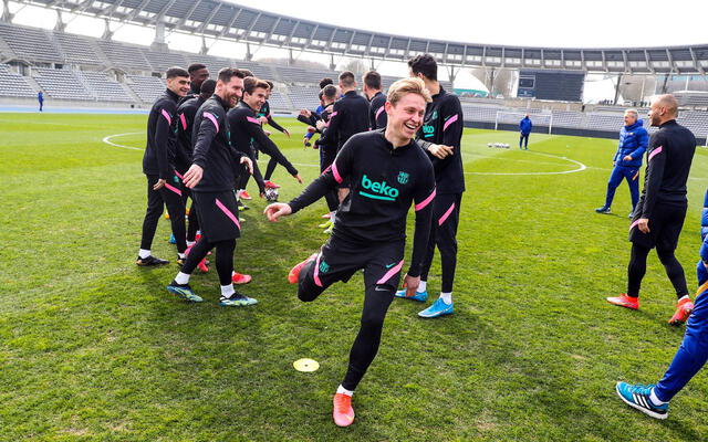 Barcelona entrena en París.