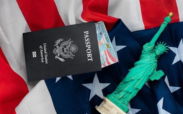  Existen diversas vías para obtener una Green Card, como la reunificación familiar, el empleo, la lotería de visas o el asilo político. Foto: Lingua   