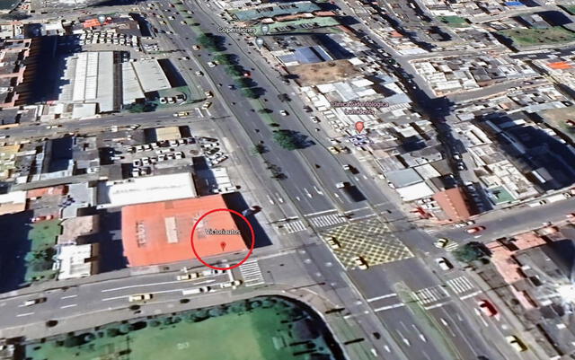<em> Vista satelital del lugar de la marcha. En rojo, la concesionaria Victoriautos, que se aprecia en la escena física. Foto: captura de Google Earth</em>   