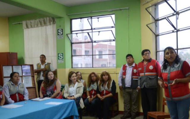 Ministra de Educación visitó colegios afectados tras huaico en Chosica
