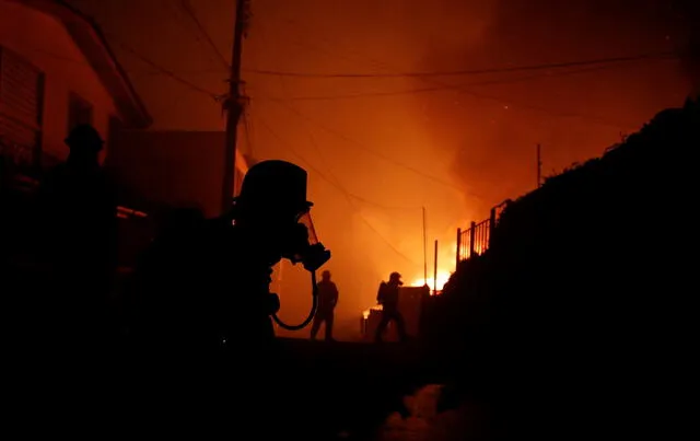 Incendios forestales dejan decenas de damnificados en Chile. Foto: AFP   