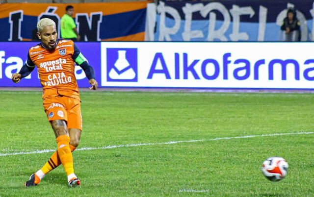Paolo Guerrero no pudo anotar goles con César Vallejo en la fase de grupos de la Copa Sudamericana 2024. Foto: UCV   