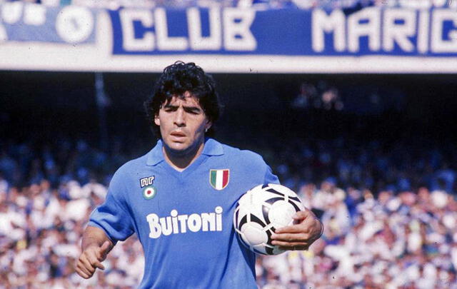 Maradona hizo que los napolitanos apoyen a la Argentina sobre Italia en el Mundial de 1990. Foto: AFP
