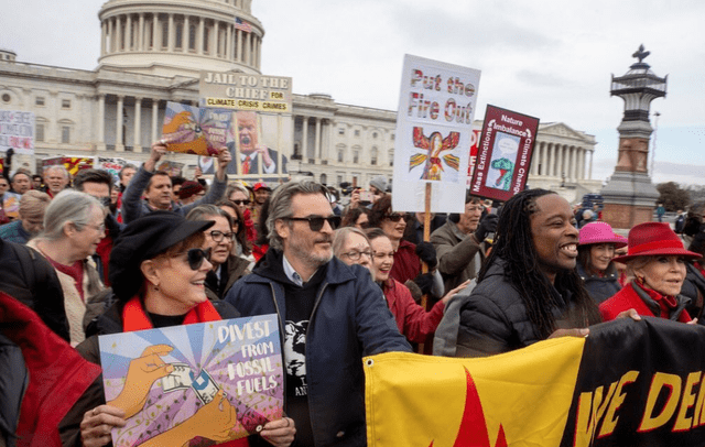 Joaquin Phoenix es arrestado en protesta contra el cambio climático