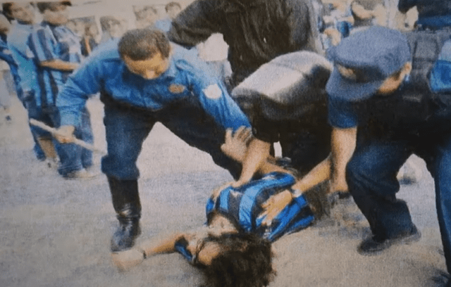 Foto de los actos de violencia en el Querétaro vs. Atlas en el 2007. Foto: Marcaje Gallos