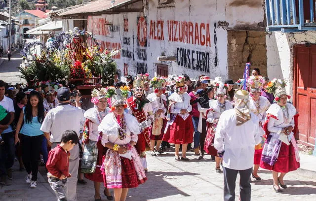 Procesión de San Pedro y San Pablo celebrada en la Oyón, Lima. Foto: La República